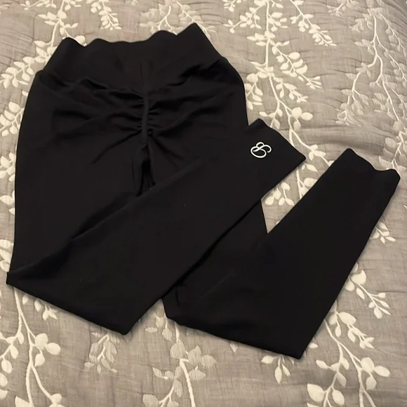 EUC Black Bombshell Figure Scrunch Leggings Size XS Made in USA - Picture 8 of 11